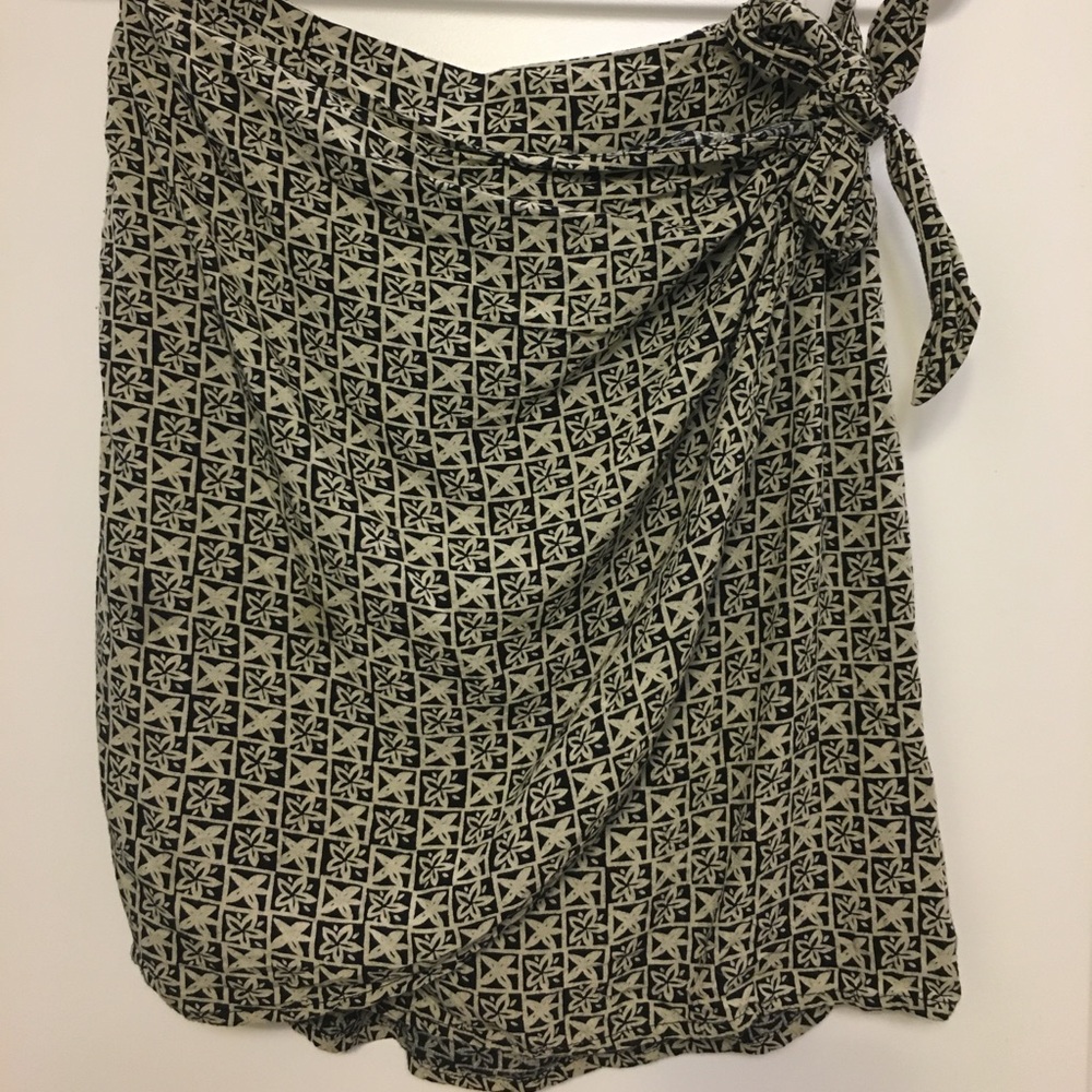 Starfish patterned skirt, size small